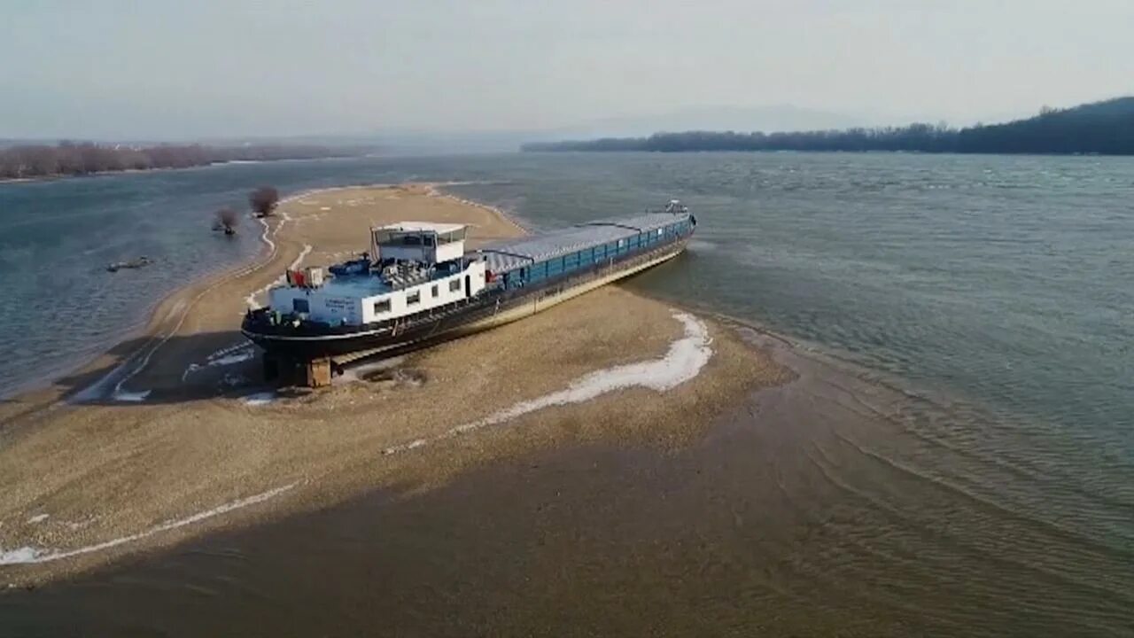 дельта устье реки волги. судно на мели река. река амударья в узбекистане. очистка и углубление русел рек. расчистка русла реки.