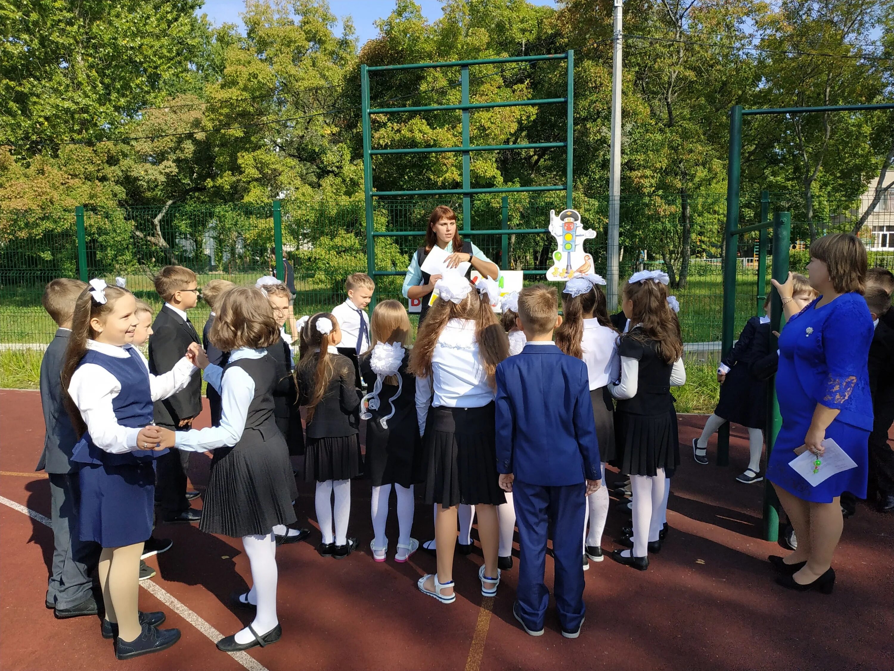 школа 6 кириши. гимназия 4 кириши 2021. моу гимназия кириши учителя. моу 4 гимназия г кириши. моу гимназия г кириши.