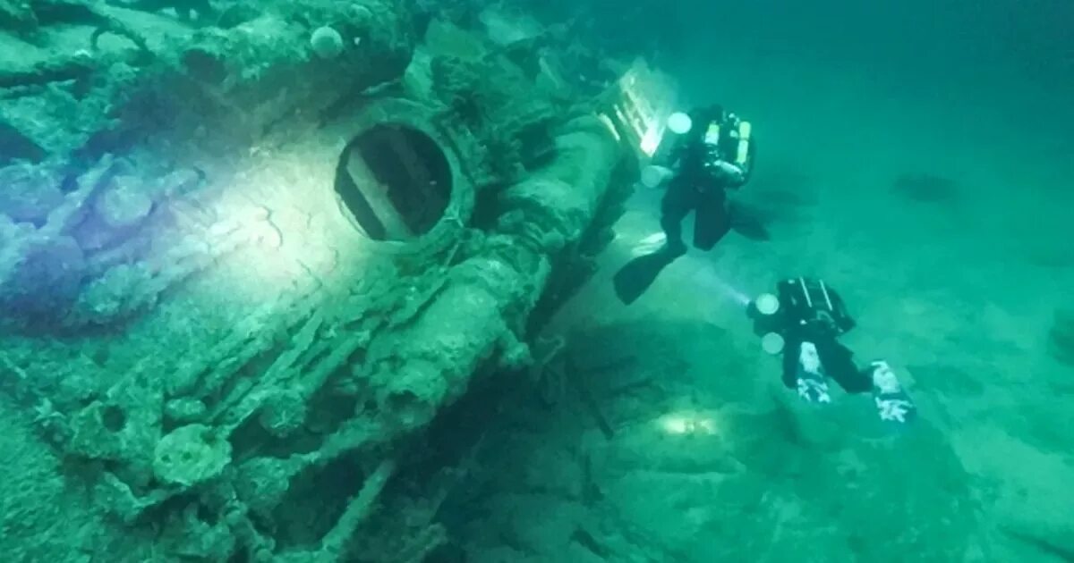 Комсомолец подводная лодка на дне. U-3523 подводная лодка. В египте затонула подводная лодка. В египте затонула подводная лодка. Затонувшая подводная лодка.