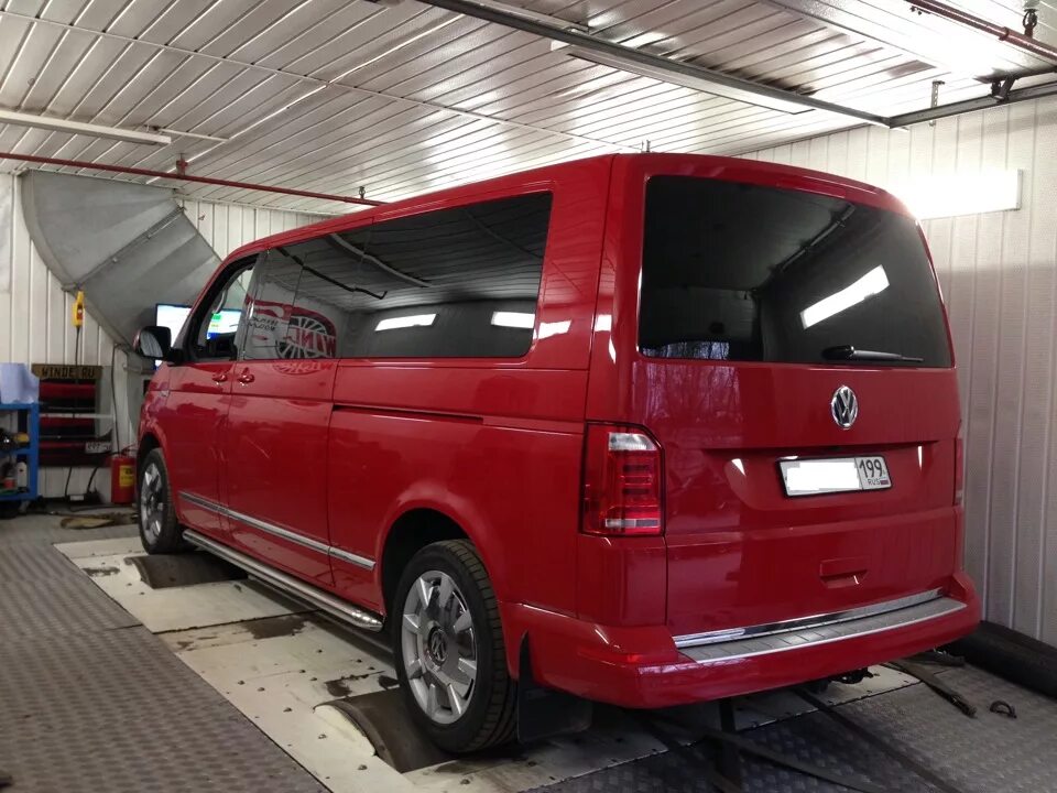 Мультивен t5. Фольксваген Мультивен т5. Volkswagen Multivan long t5. Фольксваген Мультивен т5 красный. Фольксваген т5 gp