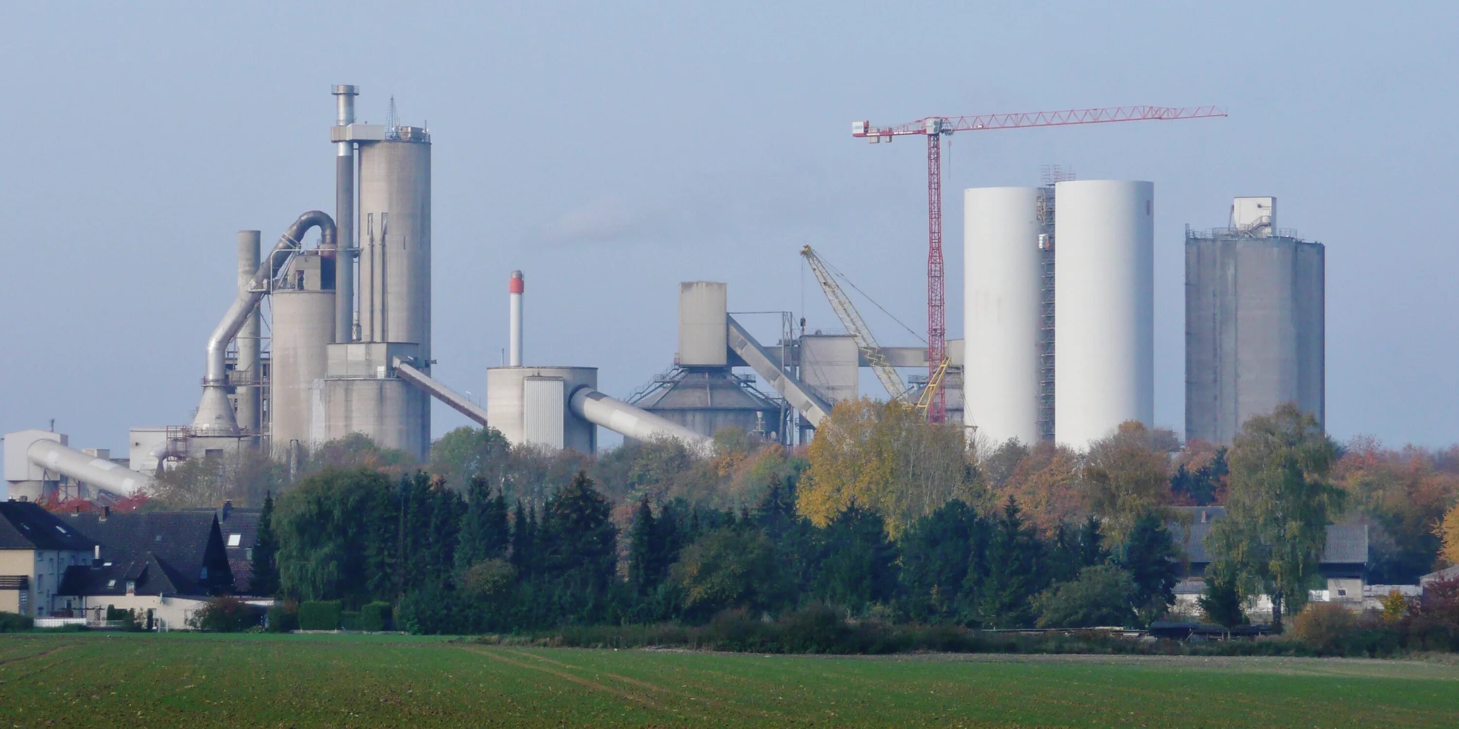 Хим промышленность эстонии. Грэс нарва. Крупные производства в латвии. Латвия завод. Рига завод.