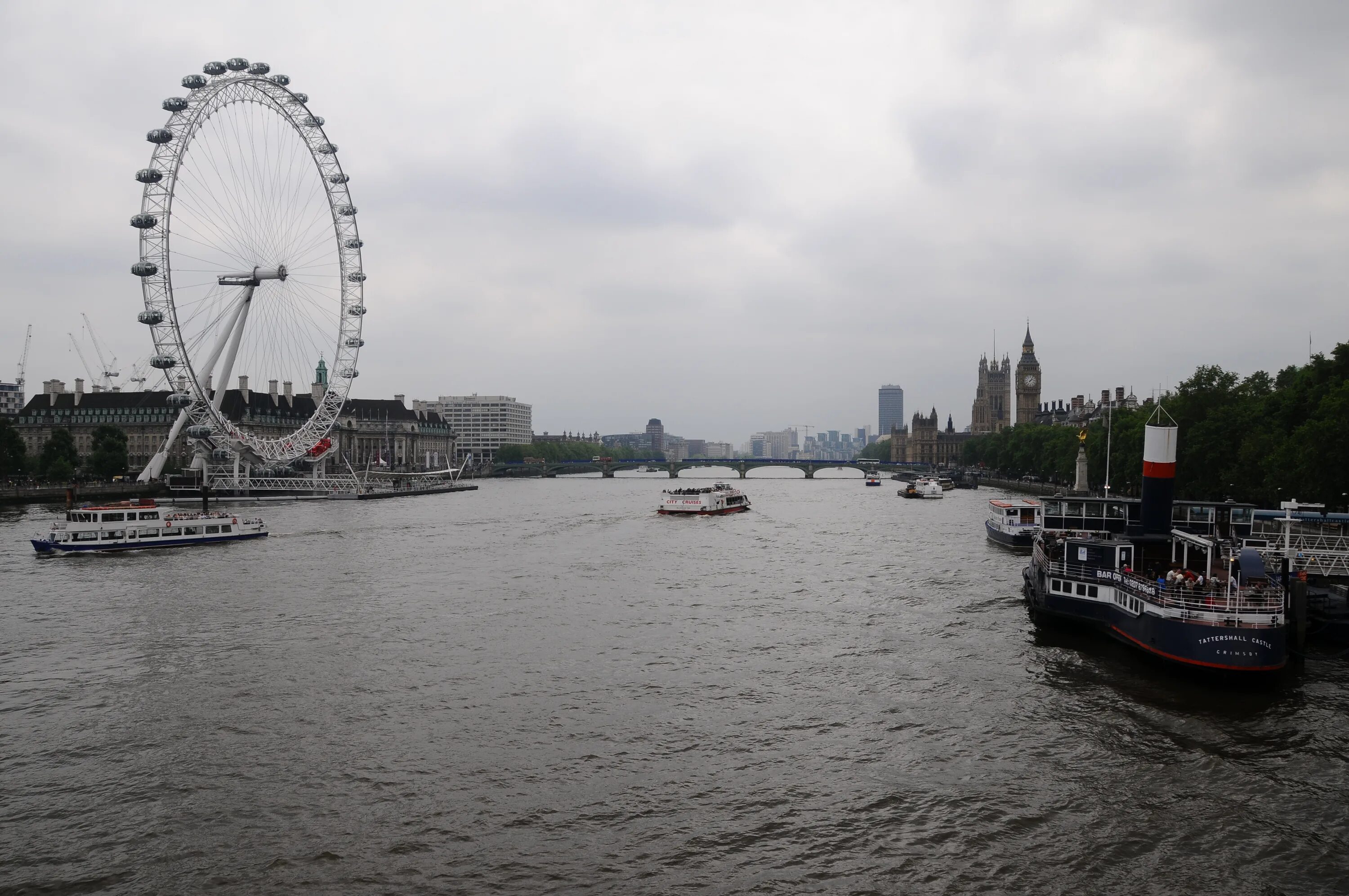 There are bridges over the thames. Река thames в лондоне. river thames boat trip. глубина темзы в лондоне. интересные факты о реке темза в лондоне.