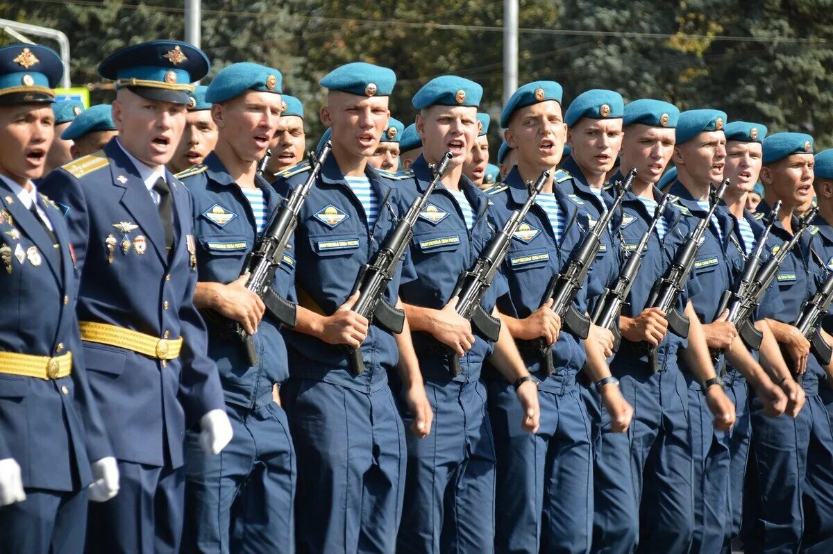 Сайт воздушно десантного училища. Рязанское военное училище ВДВ. Курсанты РВВДКУ. РВВДКУ 2 территория. РПК РВВДКУ.