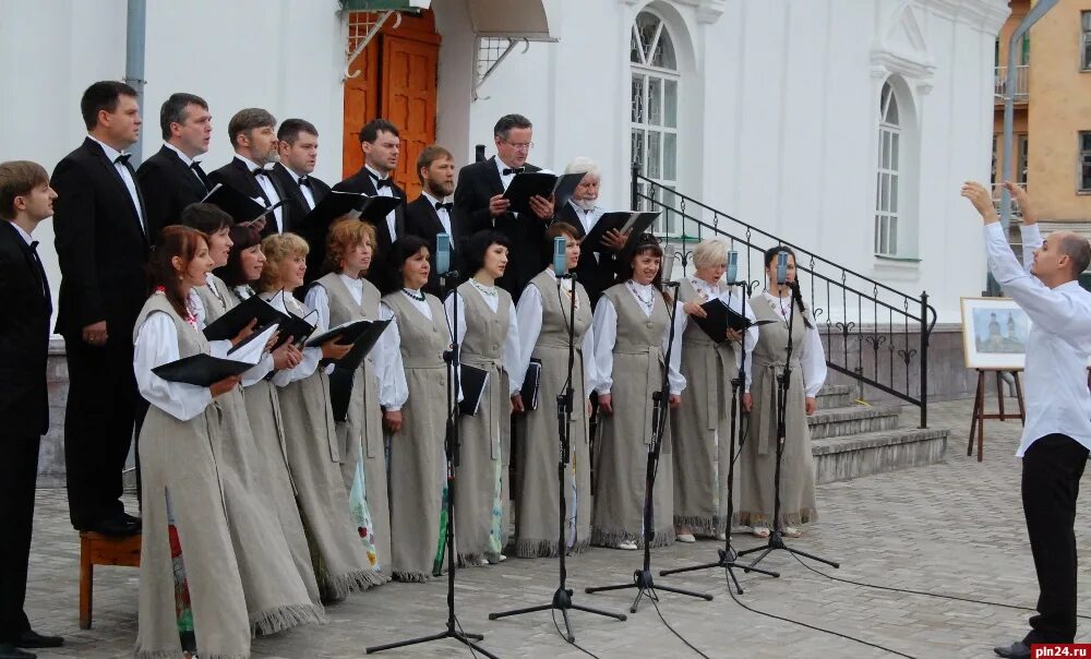 Кант, хоровой концерт, литургия что такое. Камерный хор кант. Хор поет кант. Хор кант великие луки. Хоровой концерт литургия.