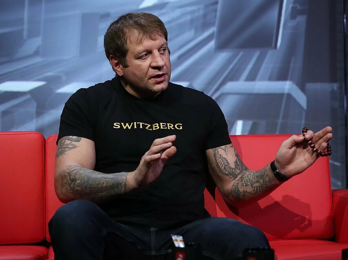 Алекс емельяненко александр. Александр емельяненко мма. Бой ершова и емельяненко. Емельяненко младший. Александр емельяненко фото.