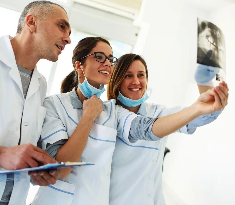 Ассистент эда. Медицинская сестра в стоматологии. Врач стоматолог. Приглашаем на работу врача стоматолога. Ассистент в стоматологию вакансии.