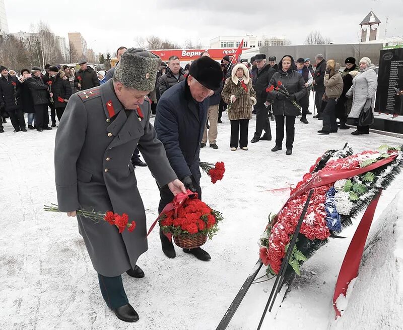 Митинг вывода советских войск из афганистана. Годовщина вывода войск из афганистана. Митинг афганистан конаково. Протесты женщин в афганистане. Женщины в талибанском афганистане.