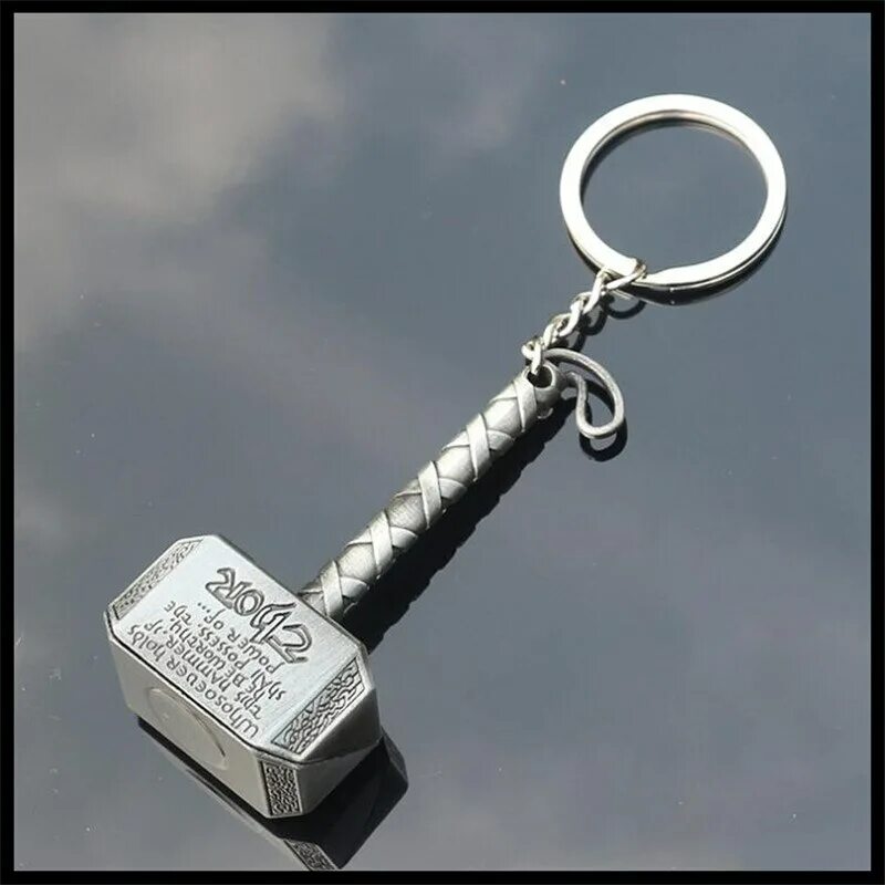 металлические брелки. деревянный брелок молоток. брелок молоток. брелок инструмент. горные молоточки брелок.