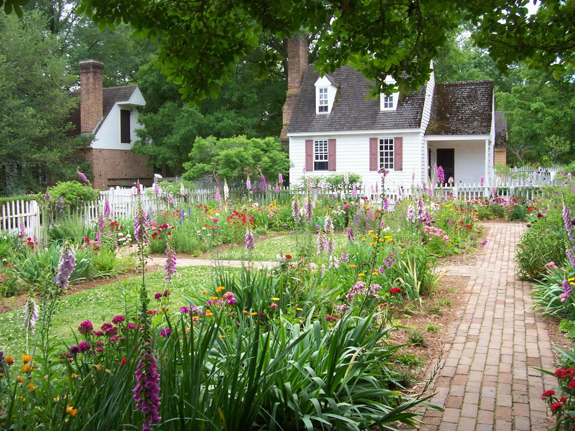 колониальный стиль в садово-парковом искусстве. колониальный стиль в ландшафте. колониальный стиль стиль в ландшафтном дизайне. террасированный итальянский сад. колониальный стиль в ландшафтном дизайне.