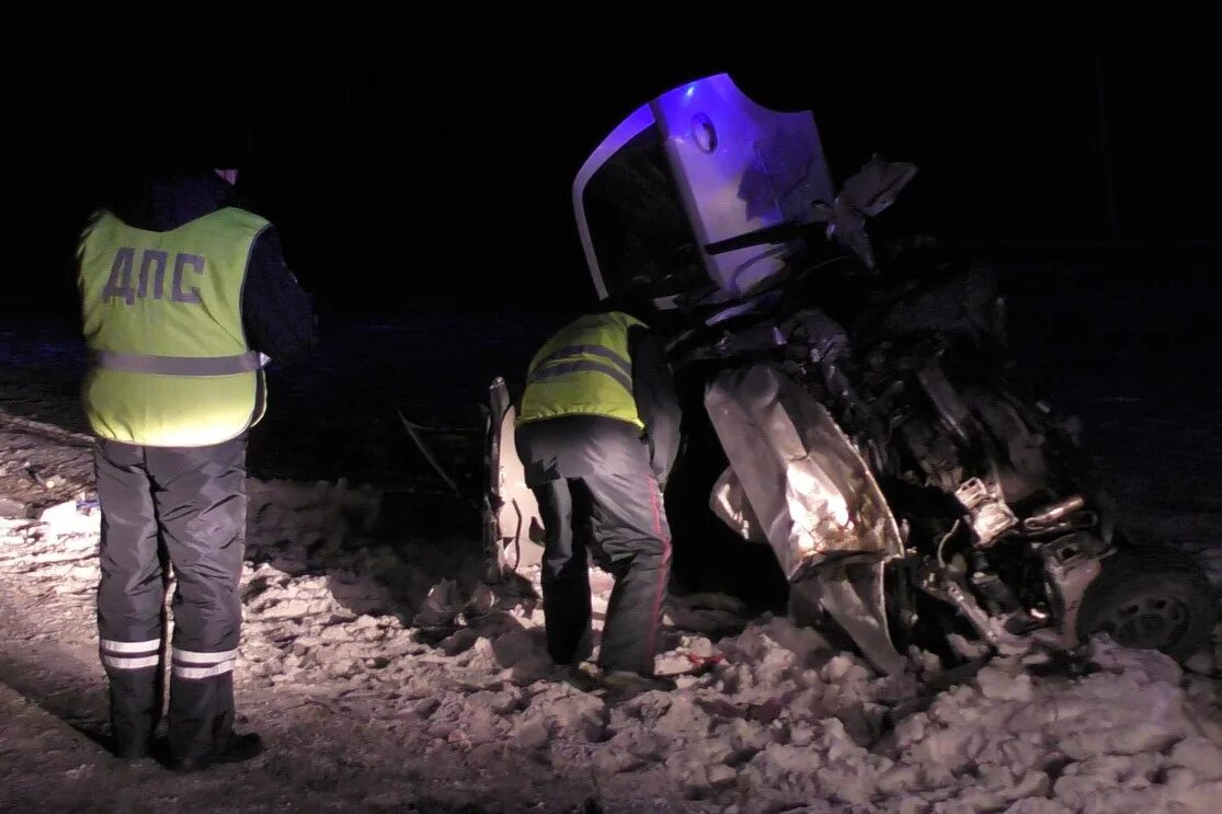Авария в каменске-уральском. Авария на трассе каменск-уральский екатеринбург. Дтп в уральском. Дтп под каменском-уральским. Дтп в уральском.