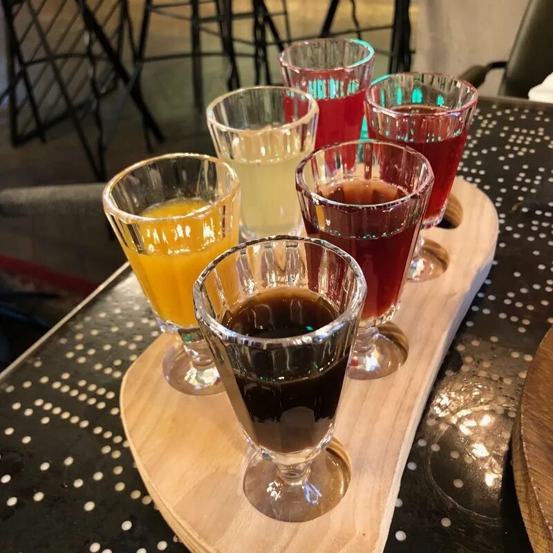 Рюмочная ярославль. Ликероводочный завод ярославль. Настойки в баре. Рюмочная ярославль. Рюмочная ярославль.