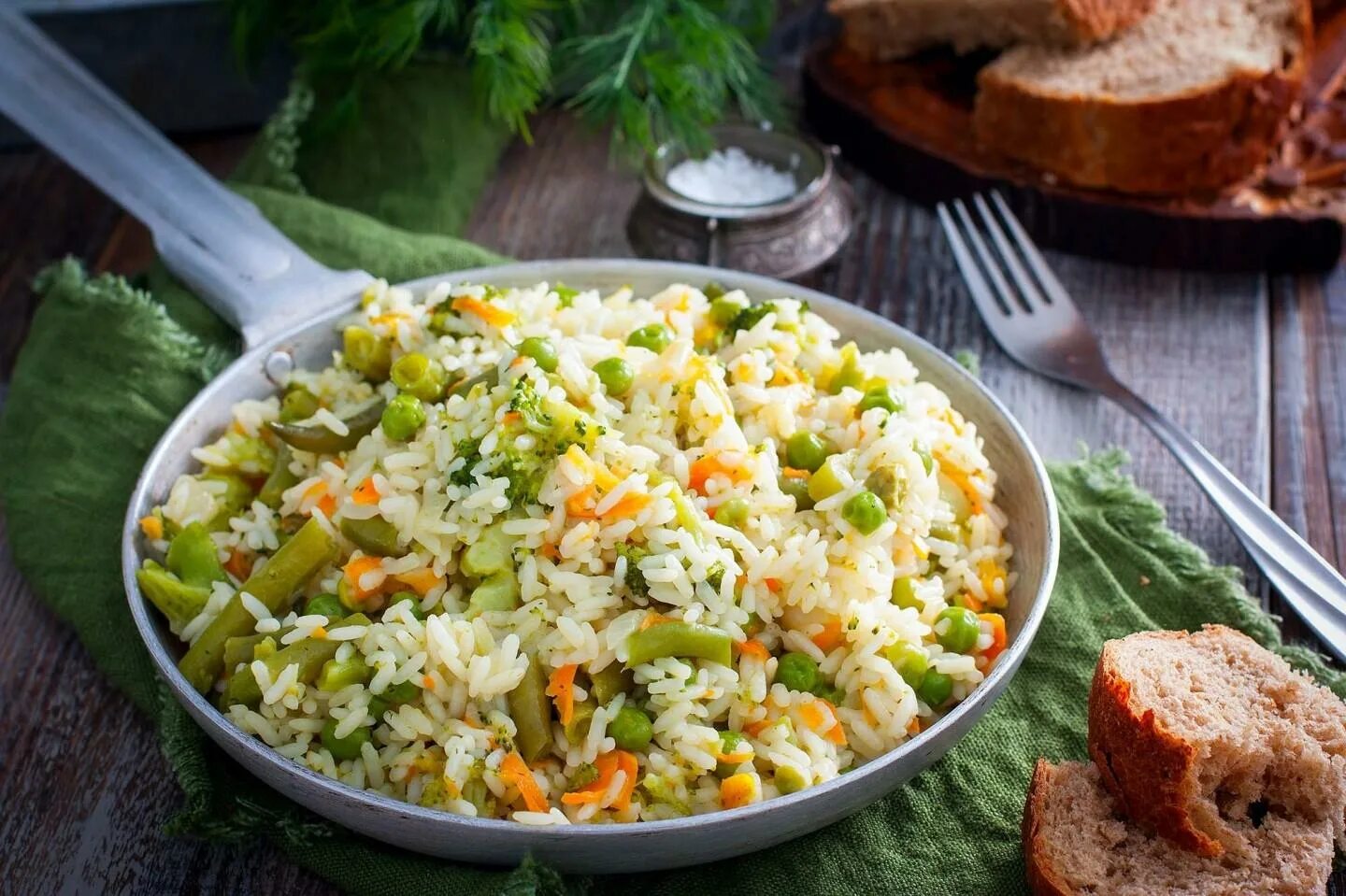 Рис с овощами. Рис с овощами на гарнир. Замороженные овощи с рисом. Рис с овощами по гавайски