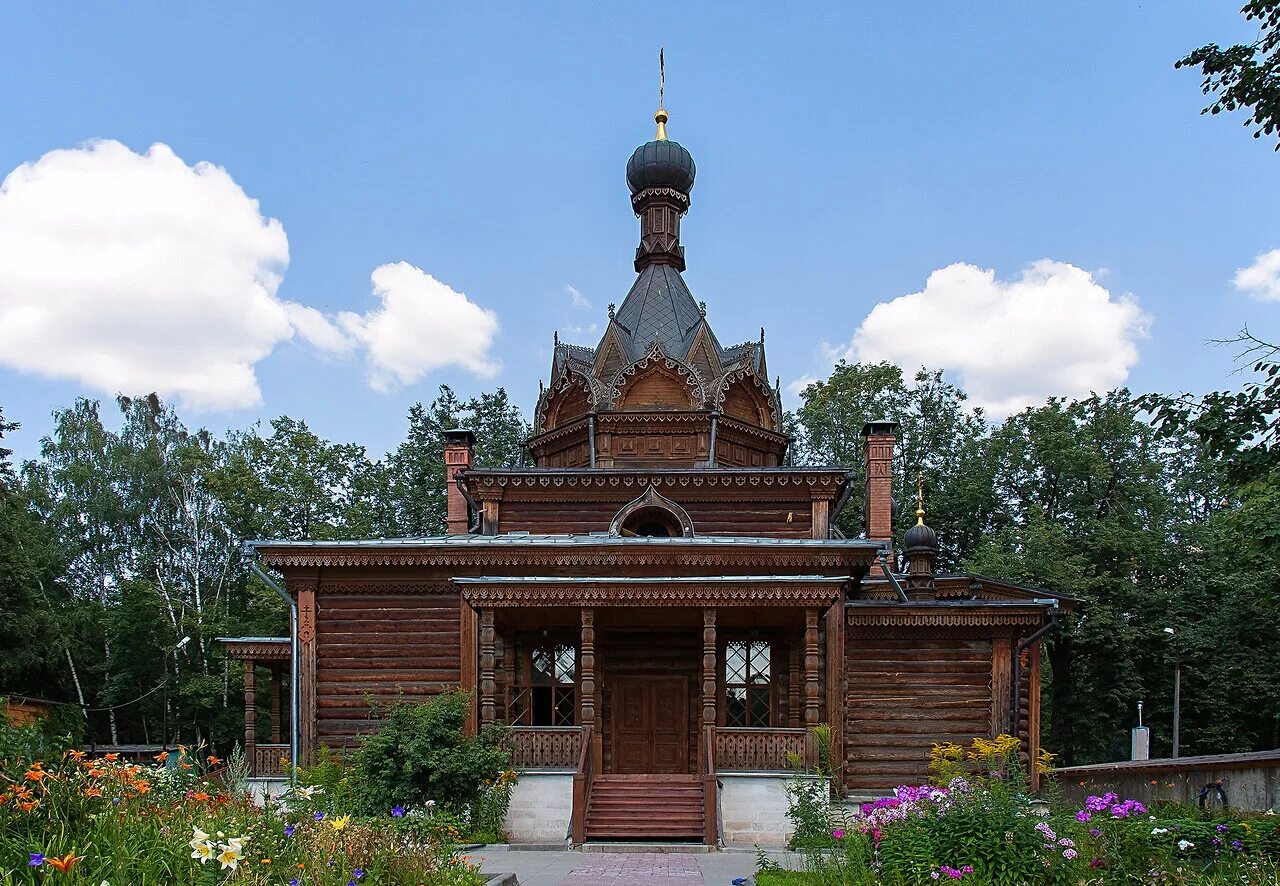 парк сокольники церковь. храм тихона задонского в сокольниках. храм святителя тихона задонского. храм тихона задонского в сокольниках. деревянный храм в сокольниках.