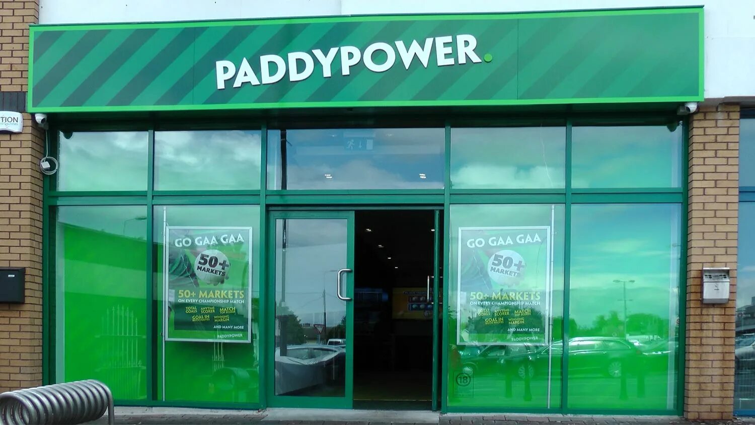 Paddy Power букмекерская контора. Paddy Power. Marketing Paddy Power. Paddy power paddy power fun