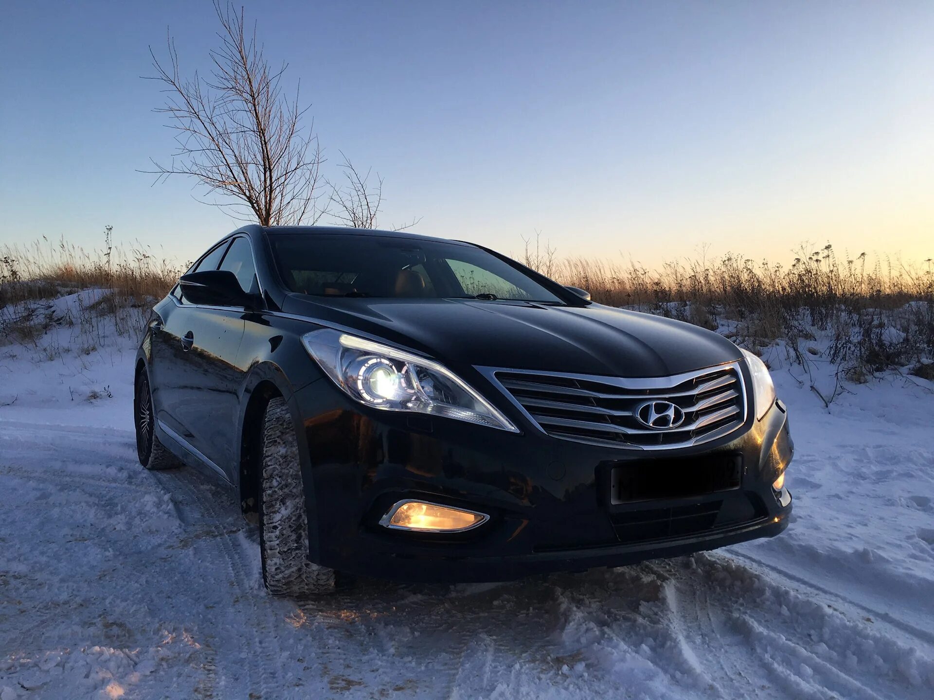 Hyundai grandeur. Hyundai Grandeur чёрный. Хендай Грандеур 3.0 v6. Hyundai Grandeur 3.3 2016.