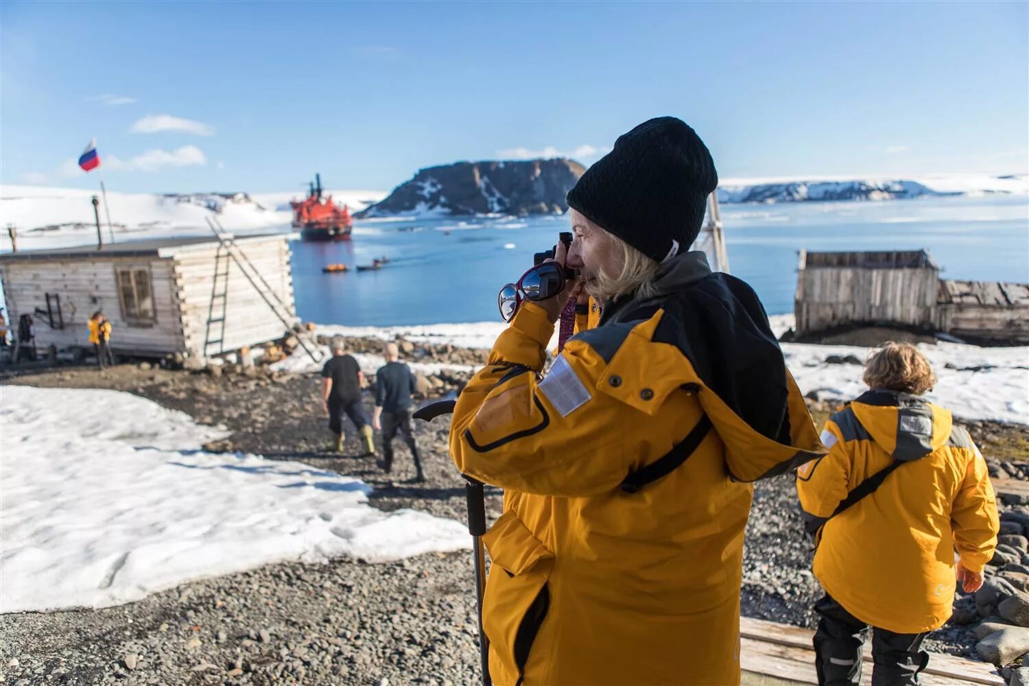 Парк русская арктика архангельская область. Исследование арктики. Арктика надпись. Логотип арктика групп. Арктическая зона российской федерации на карте россии.
