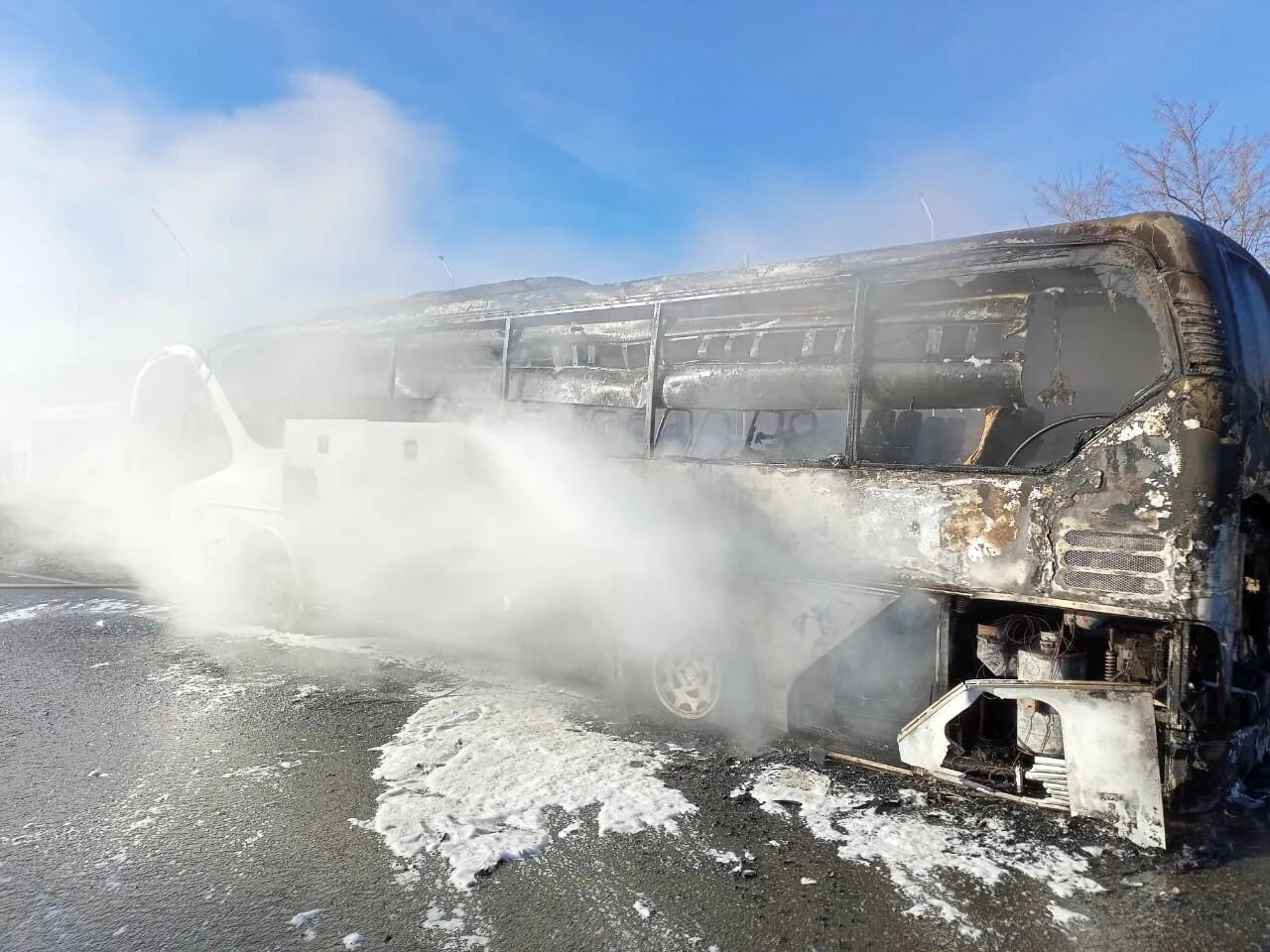 Авария экскурсионного автобуса. Пассажирский автобус. Сгорел автобус в Кисловодске.