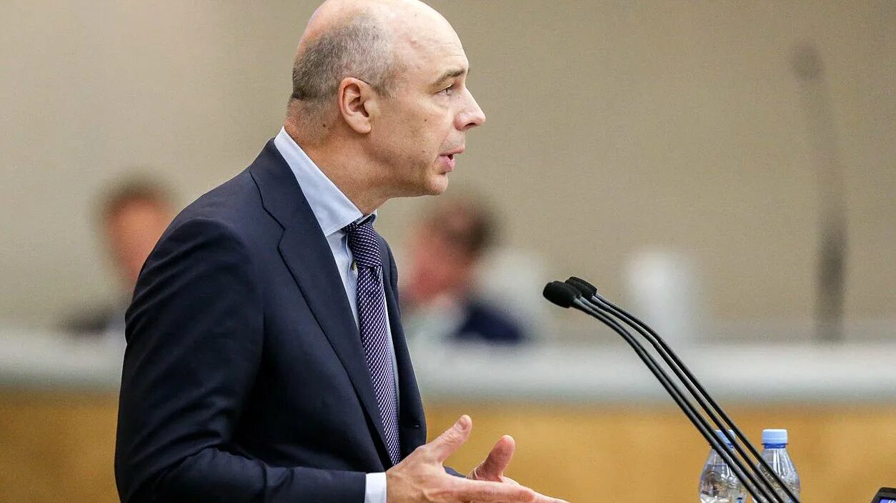 силуанов. силуанов 1992. антон германович силуанов минфин. антон силуанов. министр финансов рф 2022.