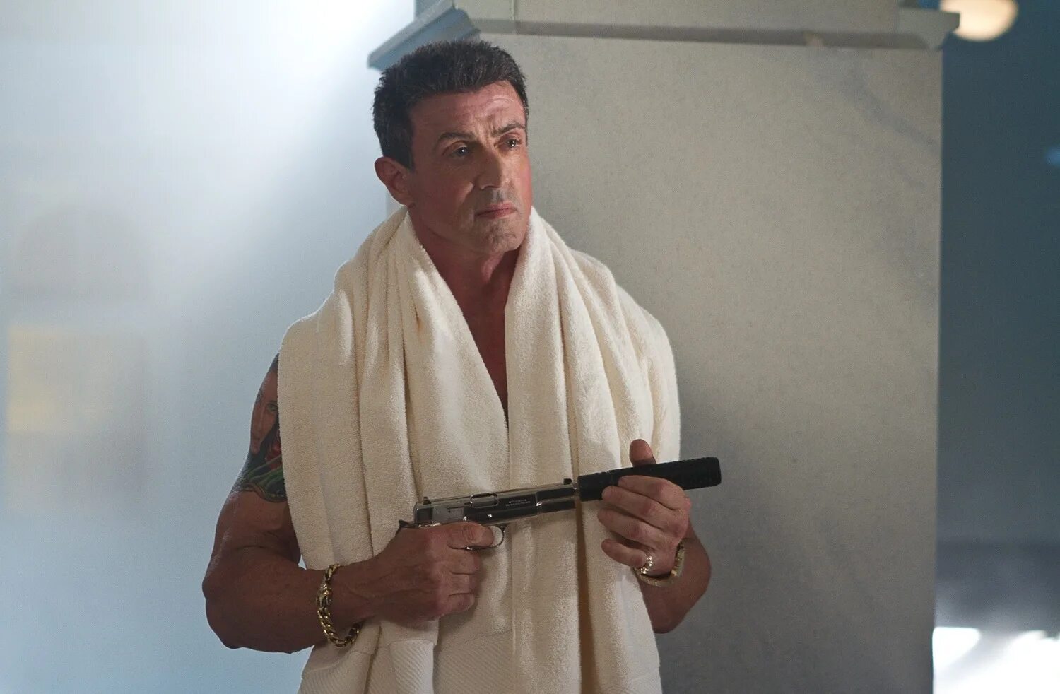 сильвестр сталлоне неудержимые. сильвестр сталлоне неудержимый 2012. неудержимый vii. неудержимые 2 мэгги. сильвестр сталлоне в фильме неудержимые.