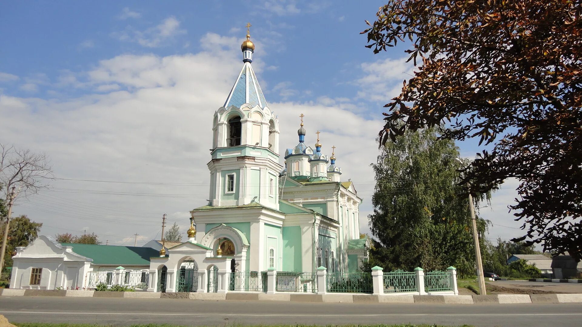 Черноземье старый оскол. Свято-Троицкий храм (старый Оскол). Церковь Илии пророка старый Оскол. Храм Ильи пророка старый Оскол. Храм пророка Илии (старый Оскол).