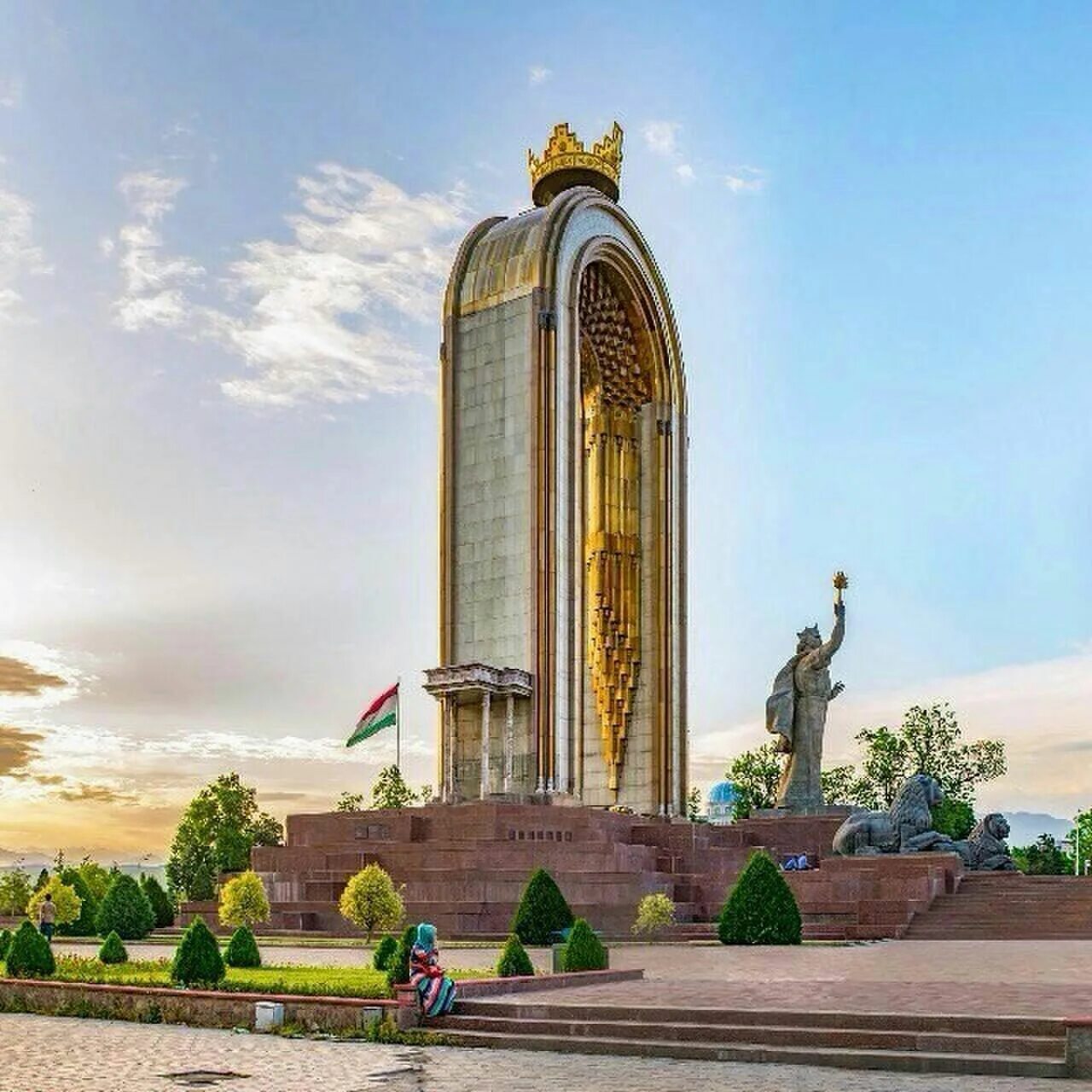 Душанбе столица памятник Самани. Таджикистан ,f GTI. Таджикистан бапеш. Империя Исмоили Сомони. Картинка точикистон