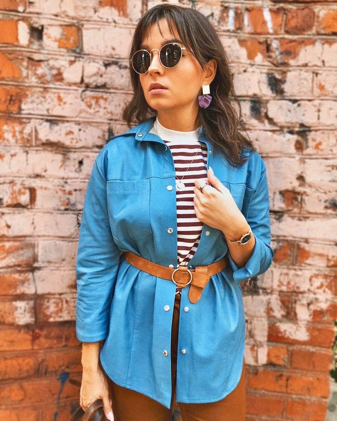 Кожаная рубашка женская образы. С чем носить кожаную рубашку женскую. С чем носить кожаную рубашку женскую. Кожаная рубашка стритстайл. Kendall jenner style.