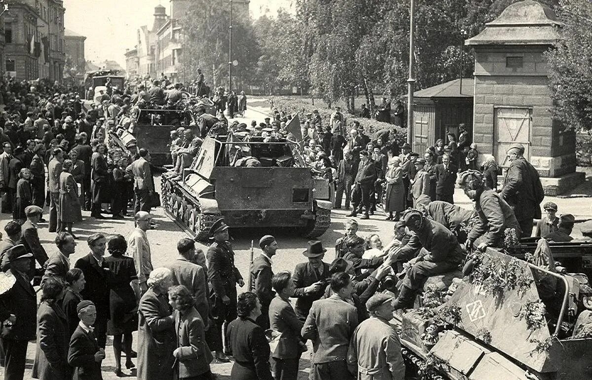 Пражская операция 1945. Советские войска в Праге 1945. Пражская операция май 1945 год освобождение Чехословакии. Чехословакия май 1945. Последняя операция великой отечественной