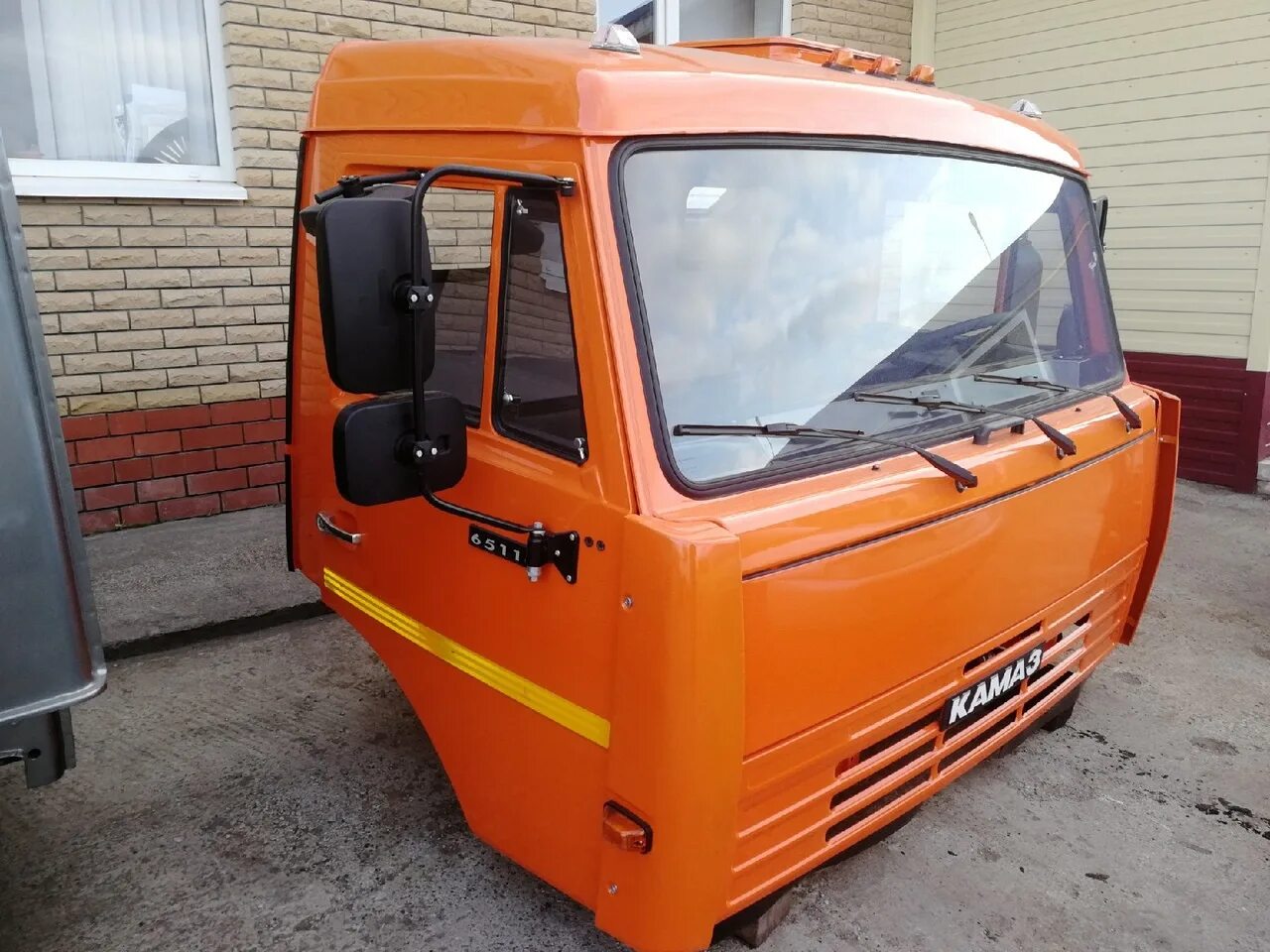 Сколько кабина на камаз. Кабина камаз 55111 первой комплектации. Кабина камаз 5511 первой комплектации. Камаз 54115 кабина. Сколько кабина на камаз.