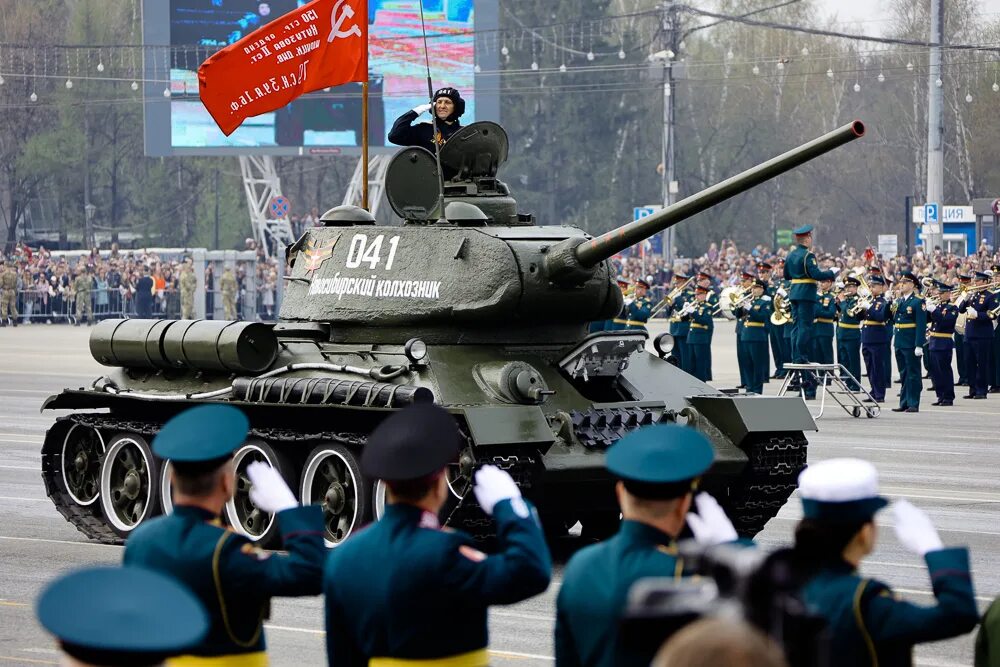 Фото 9 мая новосибирск. Фото с парада победы 2023 в москве. Парад победы 2023. 9 мая 2023 новосибирск. Парад техники 9 мая 2023.
