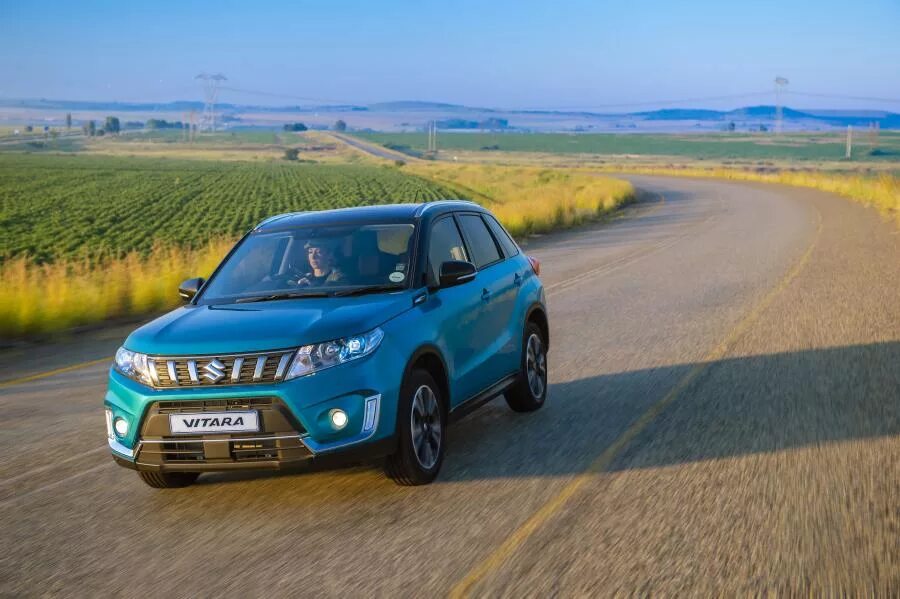 Сузуки 2019 отзывы. Suzuki grand vitara 2020. Сузуки витара новая. Сузуки серебристая. Сузуки 2019 отзывы.