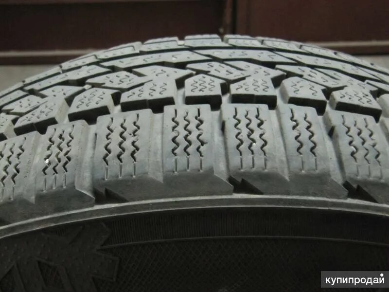 Резина зимняя нешипованные цена. Шины Kumho 225/60 r17. Шины зимние Кумхо 17. Шины зима Кумхо r17. Kumho 225 60 17 зима.