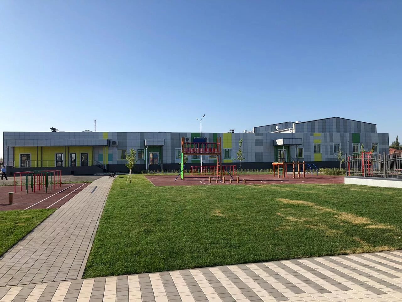 Школа 4 калач на дону. Краеведческий музей калач на дону. Школа 3 калач на дону. Воронежская область калачаевская школа. Школа 2 калач на дону фото.