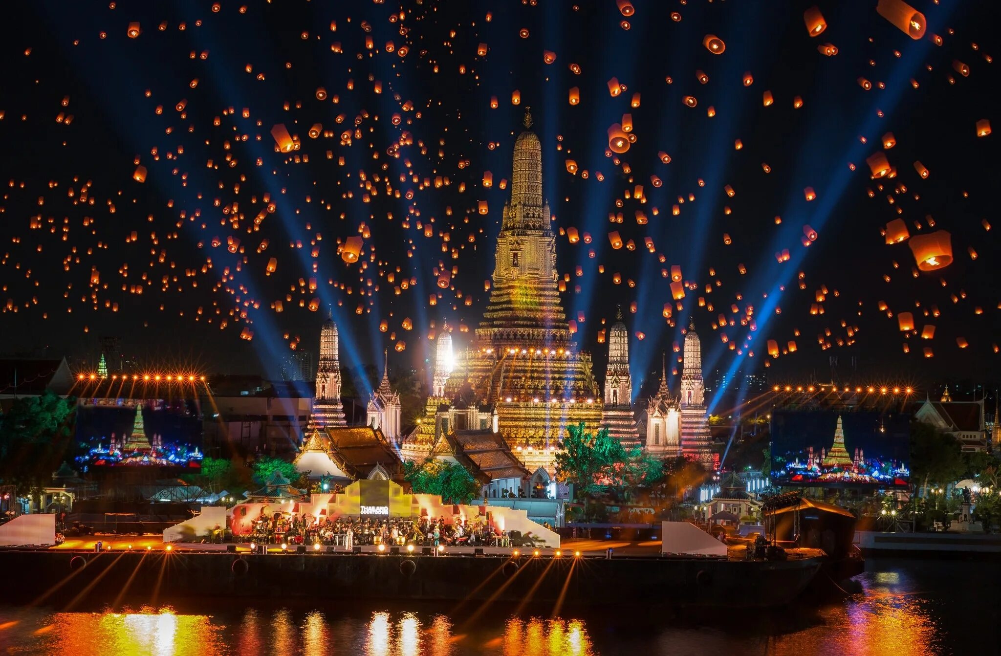 Ват Арун Бангкок. Храм ват Арун в Бангкоке, Таиланд.. Wat Arun ночью. Ночной Бангкок. Бангкок новые