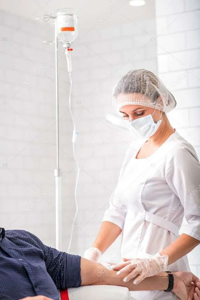 Капельница в операционной. Выведение из запоя капельница. Медицинские учреждения. Выведение из запоя капельница. Нарколог капельница на дом.