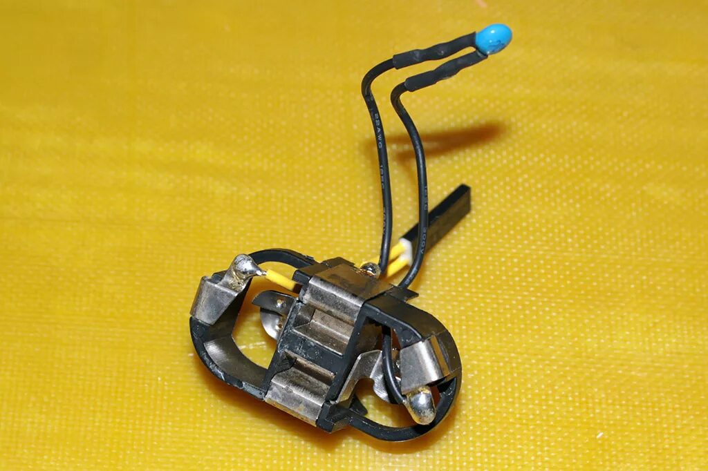 терморезистор в аккумуляторе шуруповерта макита. термовыключатель jjd-45 2a характеристики. термодатчик аккумулятора шуруповерта bosch. схема ик датчика на lm393. температурный датчик для акб.