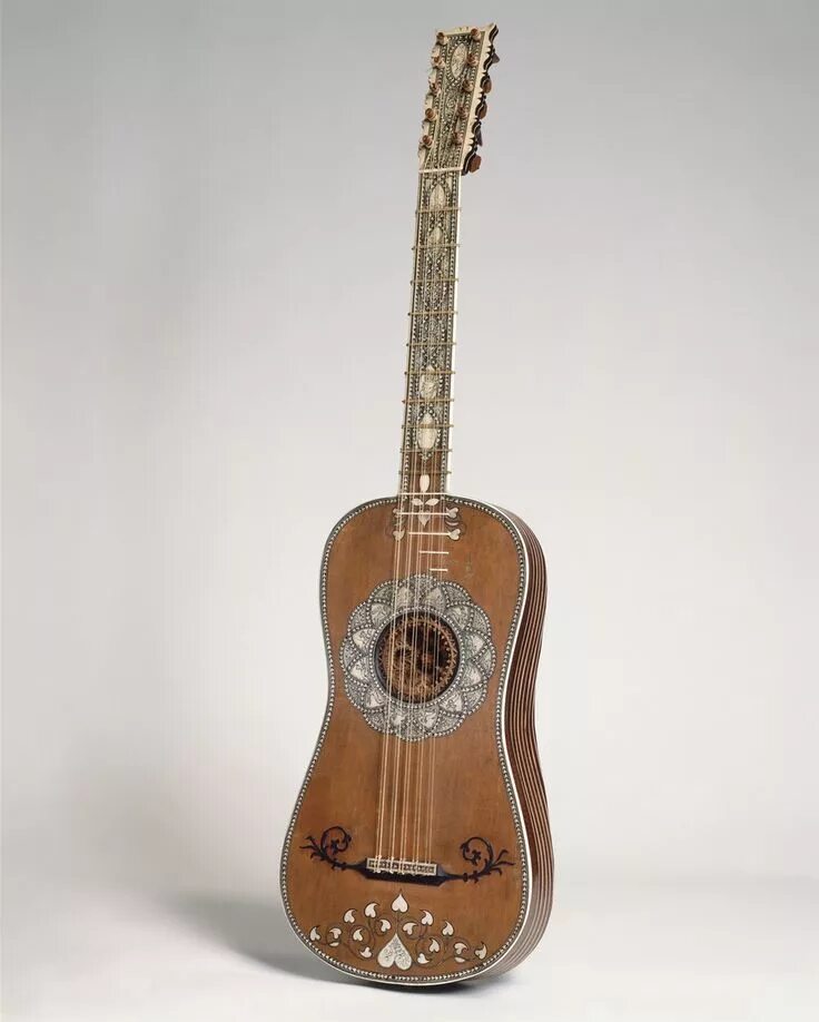 Барочная гитара эпохи барокко. Барочная гитара музыкальный инструмент. Гитара барочная 3d. Пятиструнная барочная гитара. Мавританская и латинская гитара.