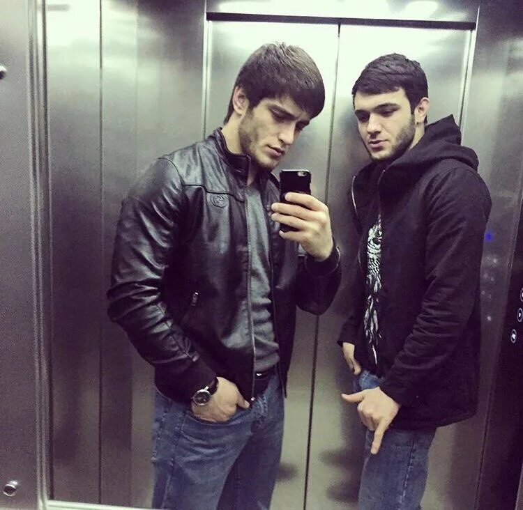 Один из дагестанцев 5. Дагестан аварцы. Дагестан даргинцы. Один из дагестанцев 5. Толпа кавказцев.