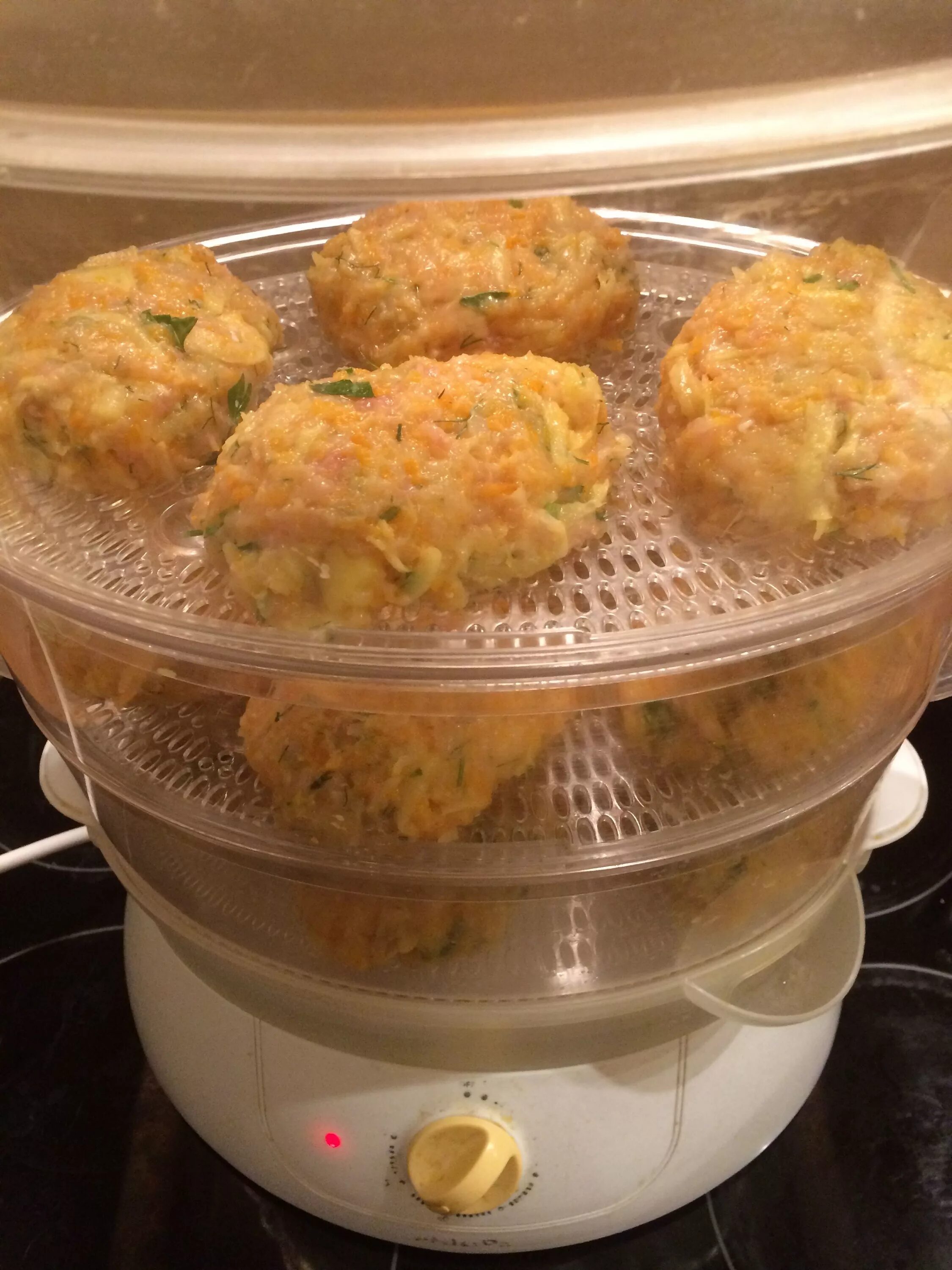 котлеты на пару в мультиварке. котлеты из фарша на пару в мультиварке. куриные котлеты на пару без пароварки. котлеты на пару в кастрюле. куриные котлеты на пару.