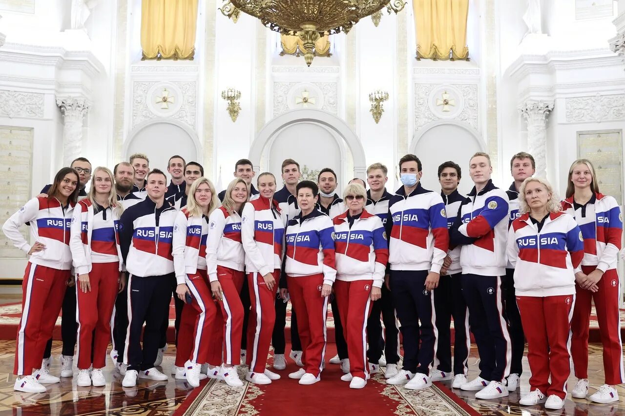 Сколько спортсменов участвует в олимпийских играх. Сборная России на Олимпиаде в Токио 2021. Российские спортсмены на Олимпиаде в Токио 2021. Российская Олимпийская сборная. Форма российских атлетов на Олимпиаде.