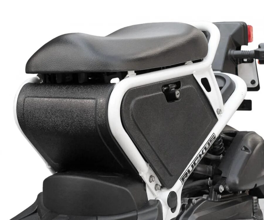 Honda zoomer Ruckus 50. Honda zoomer 50 сиденье. Honda zoomer 50 аксессуары. Кофр Honda zoomer. Багажник для скутера