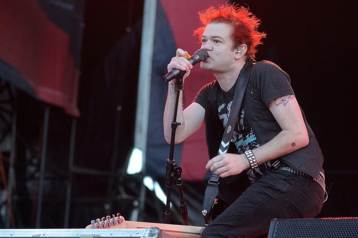 Deryck whibley