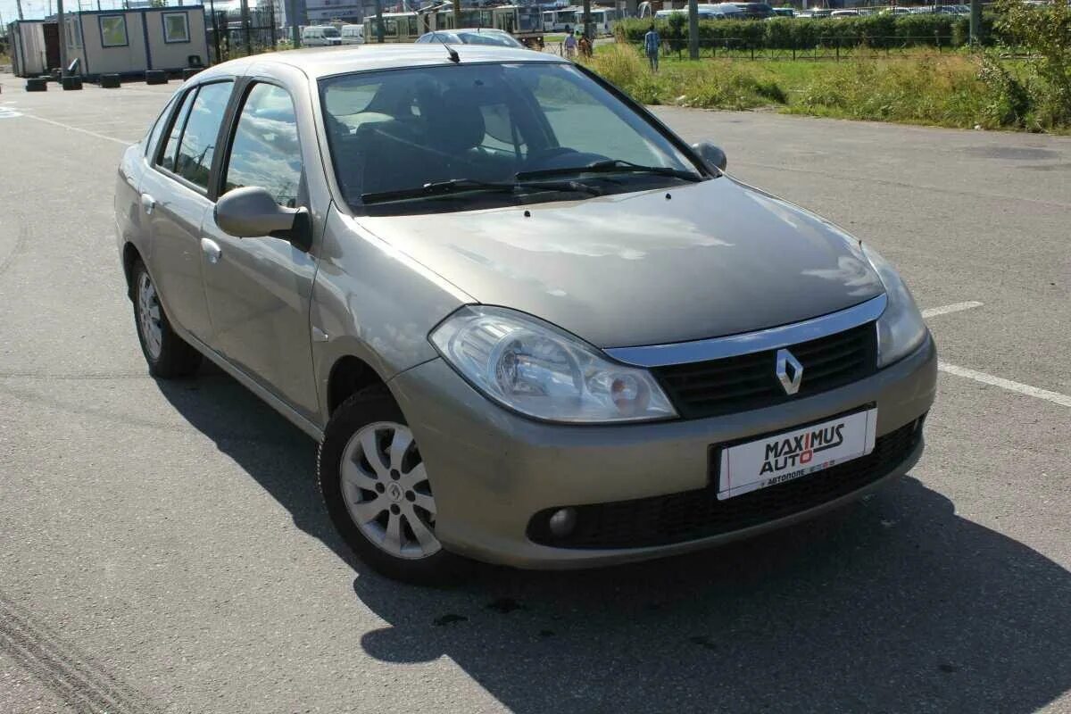 Московские симбол. Рено симбол 2009. Рено симбол 2009 красная. Renault symbol 1. Рено символ 2009.