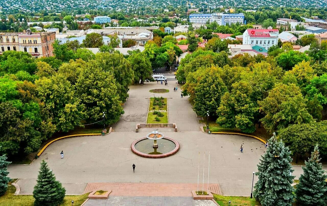 Россия г луганск. Город Луганск Украина. Красная площадь Луганск. Луганск Соборная площадь. Луганск площадь города.