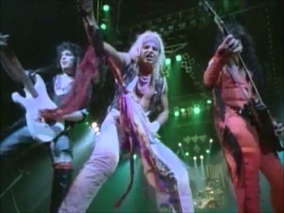 Motley home. Motley crue концерт 1988. Motley crue motley crue 1994. Home sweet home motley crue. Группа mötley crüe.