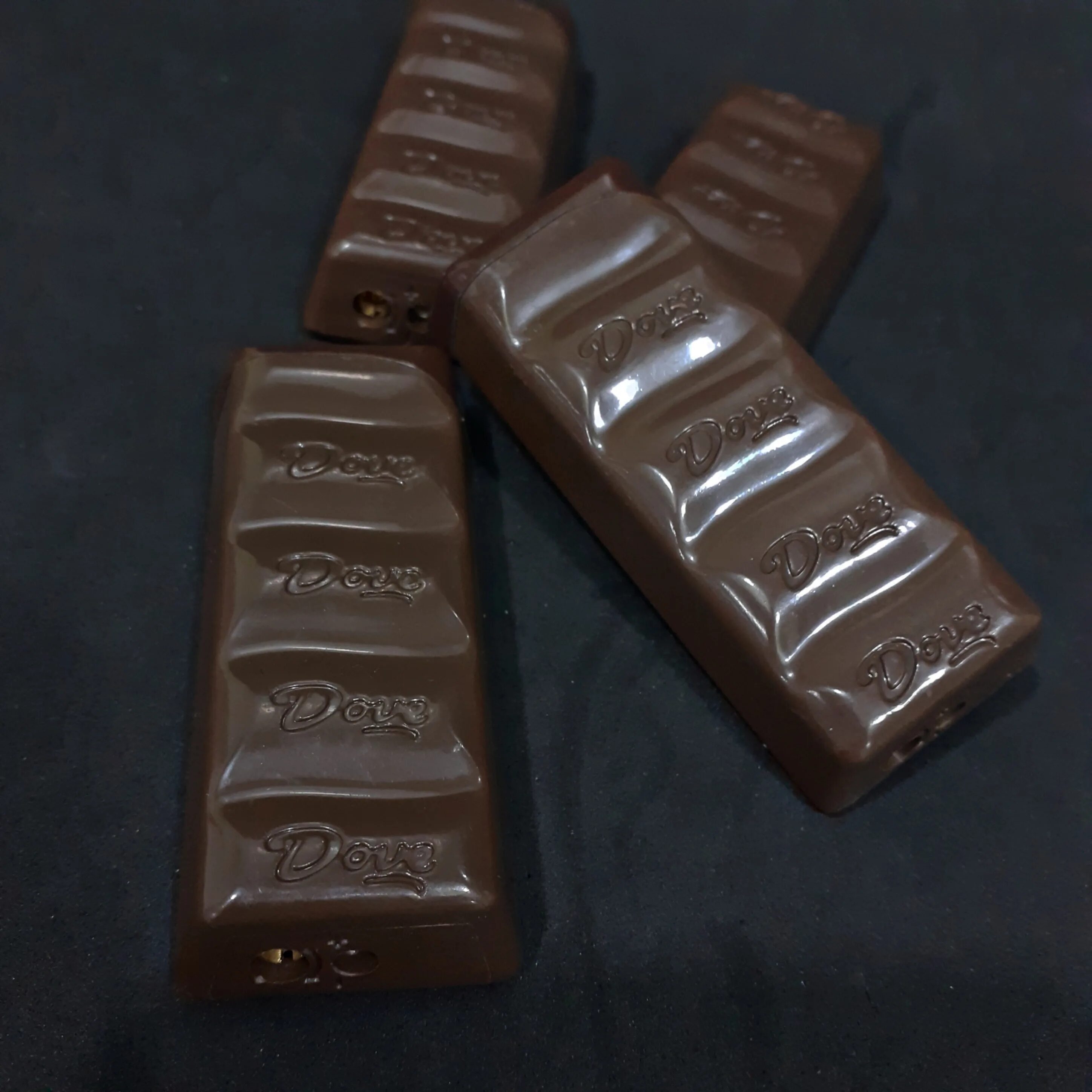 Зажигалка шоколад. Зажигалка шоколадка. Электронная шоколадка. Зажигалка в форме шоколадки. Шоколадка без упаковки.