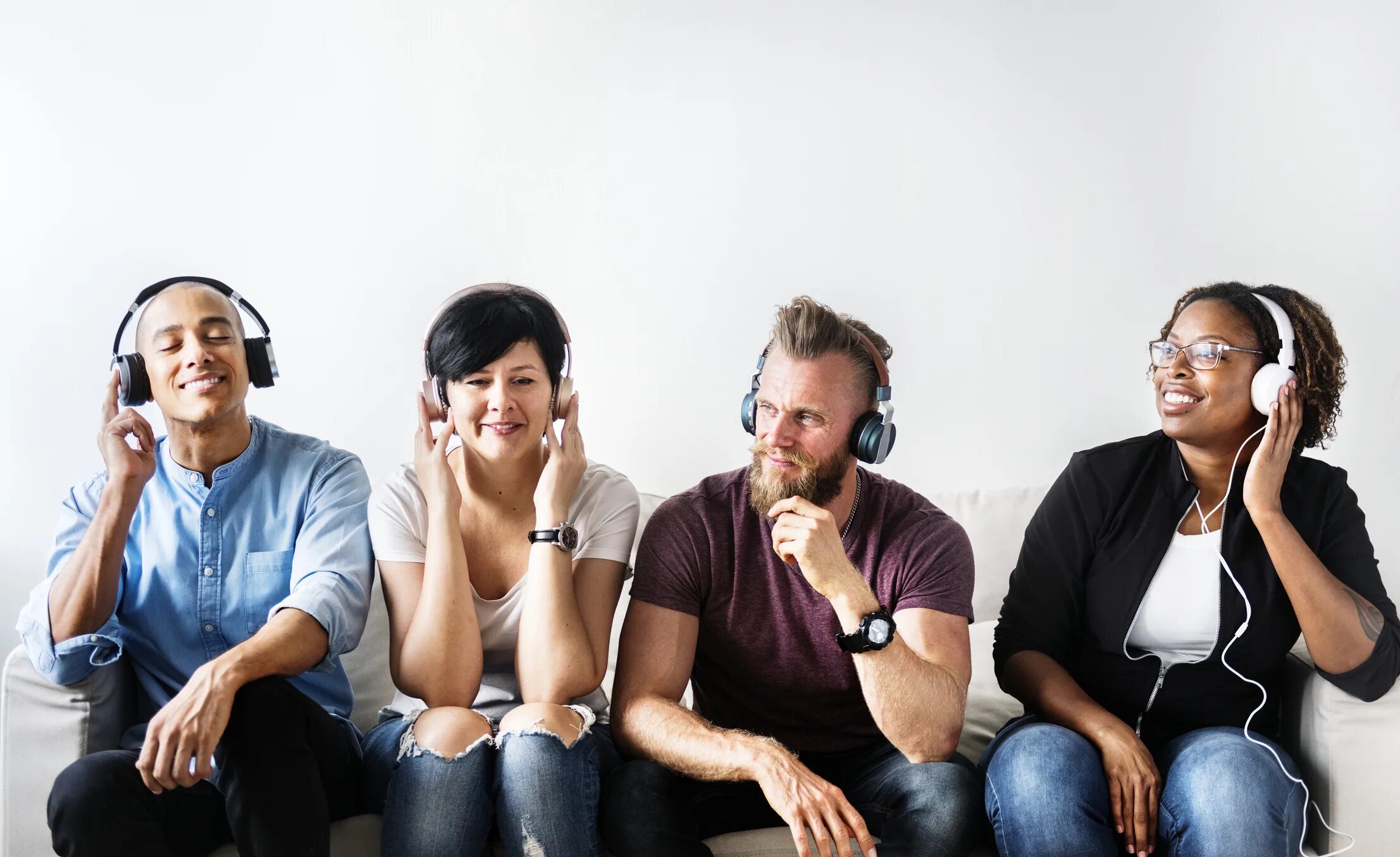 They listening to music now. People Music картинки. Two people Listening to Music.. Many people in Headphones. Reasons people listen to Music.