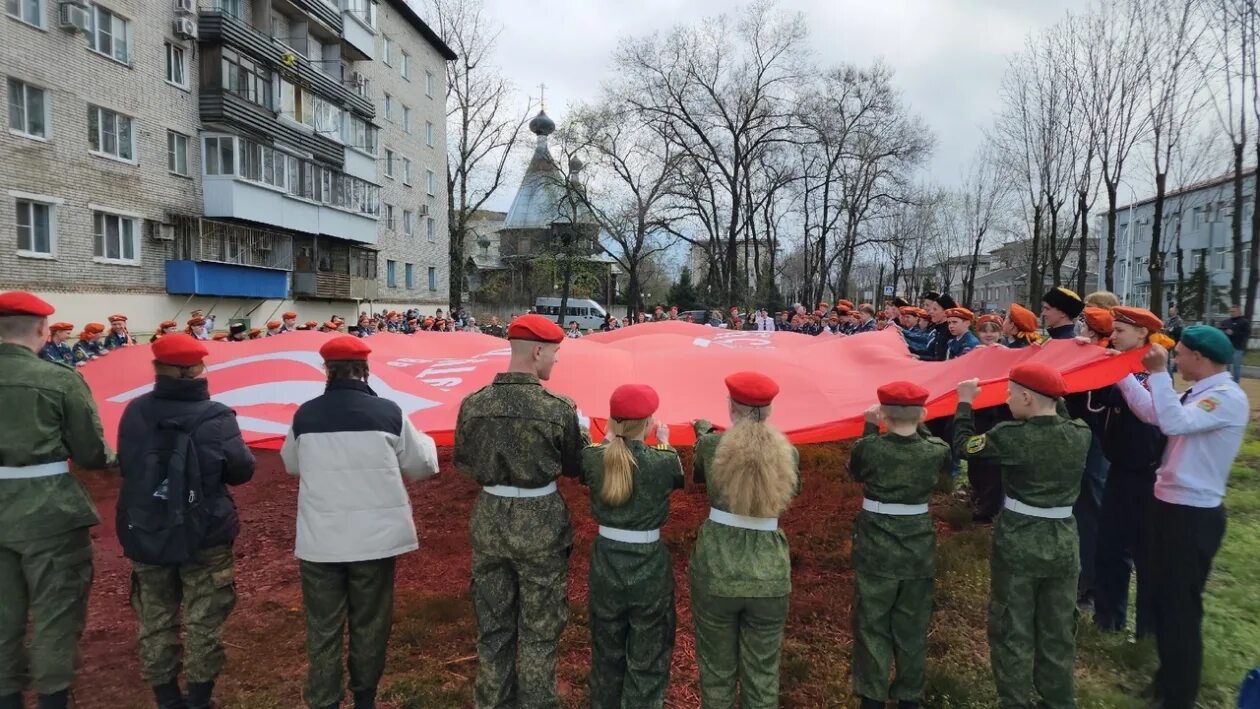 Программа на 9 мая биробиджан. Биробиджан 9 мая. парад победы в биробиджане в 2025. кадетский класс. казачьи войска.