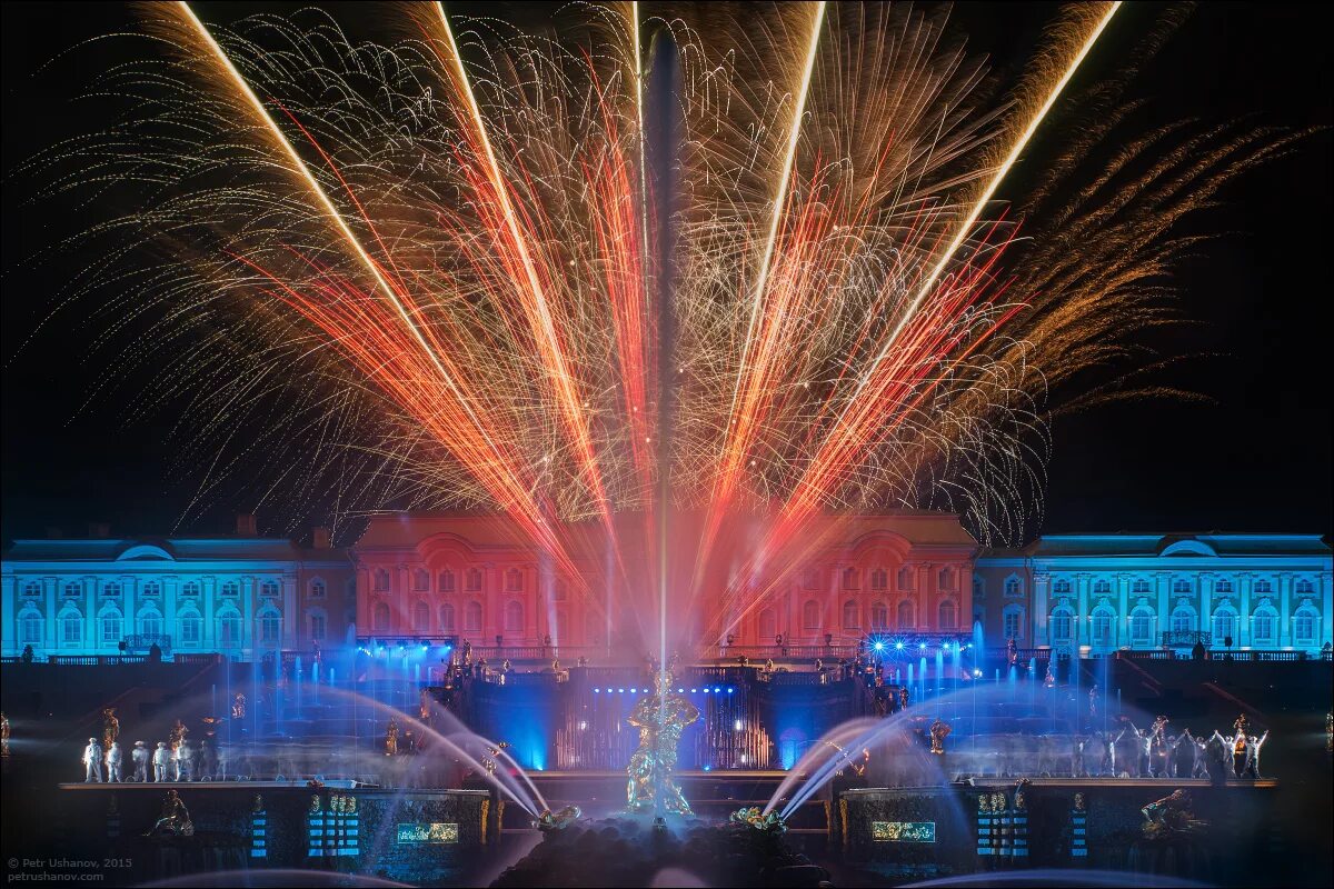 Новый петергоф праздник. Петергоф в санкт-петербурге фонтаны открытие. Праздник фонтанов в петергофе. Новый петергоф праздник. Петергоф фонтаны свето.