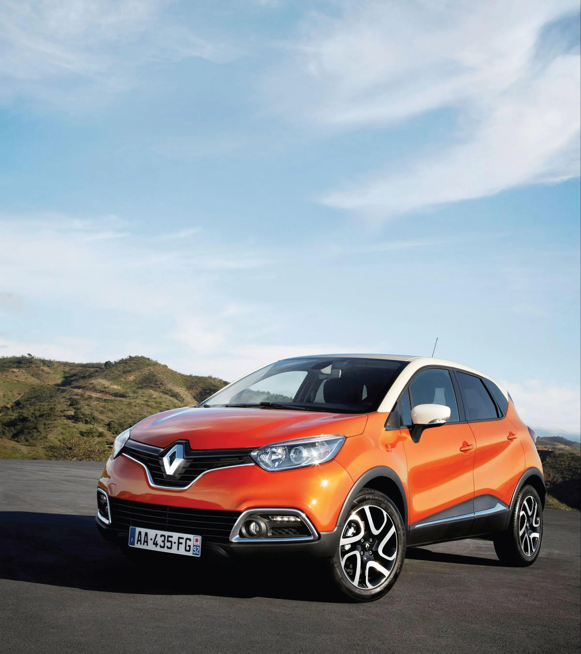 Как выглядит renault. Рено Каптур. Рено Логан Каптур. Рено Каптур 2016. Рено Ренаулт Каптур.