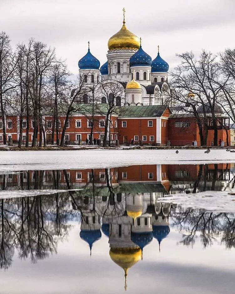 Сайт николо угрешского монастыря. Николо-Угрешский монастырь в Дзержинском. Монастырь в Дзержинском Московской области. Угрешский монастырь в Дзержинском. Николо-Угрешский монастырь лето.